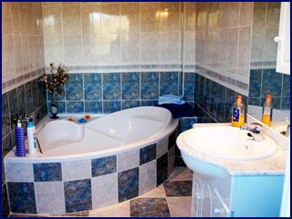 One of our luxury en-suite bathrooms